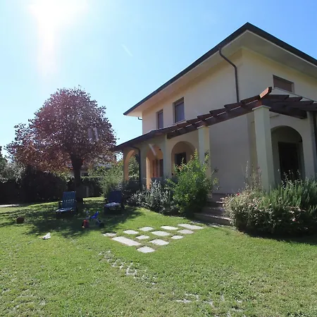 Dina Villa Forte dei Marmi